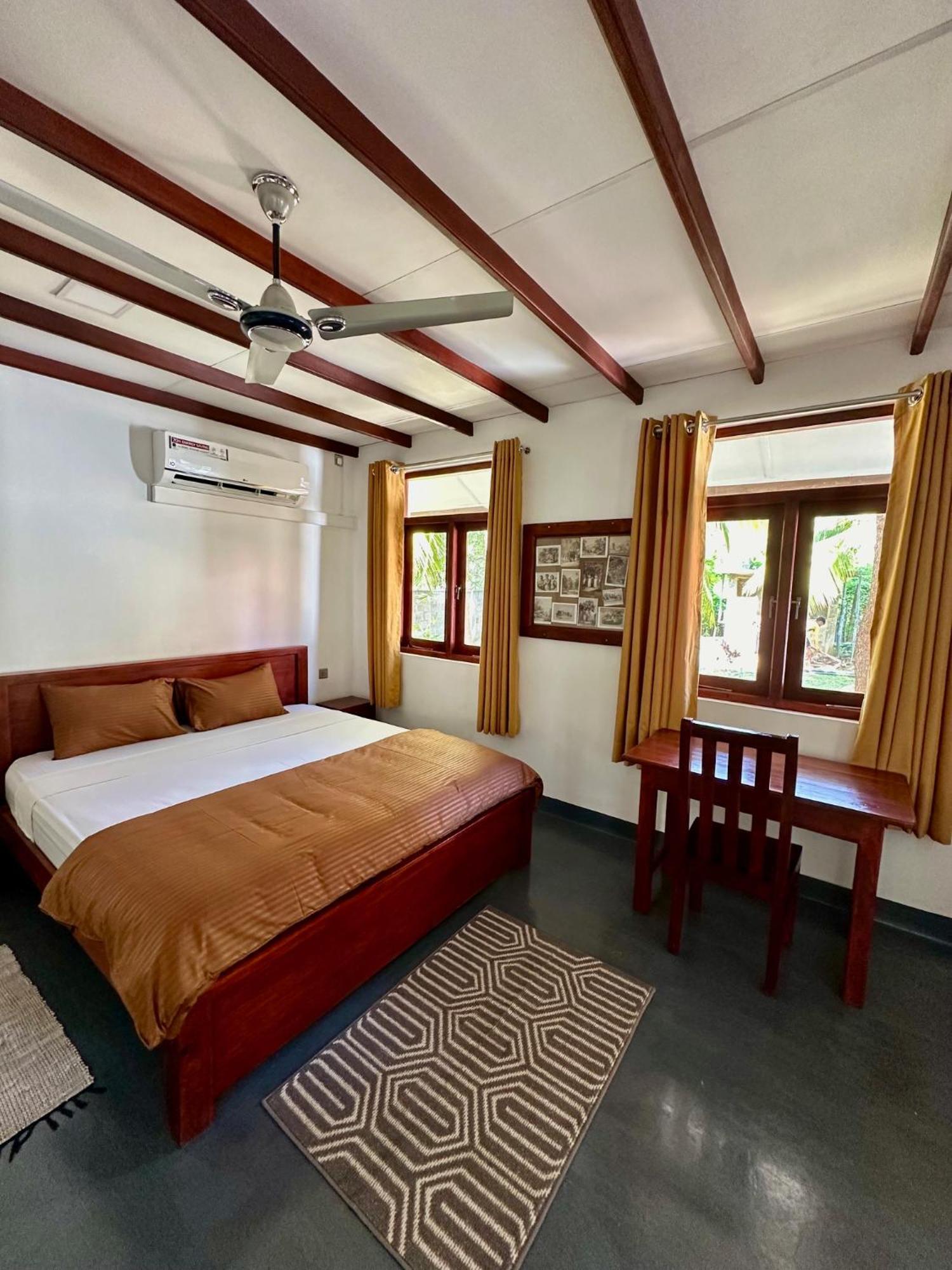 108 Palms Beach Resort Trincomalee Esterno foto