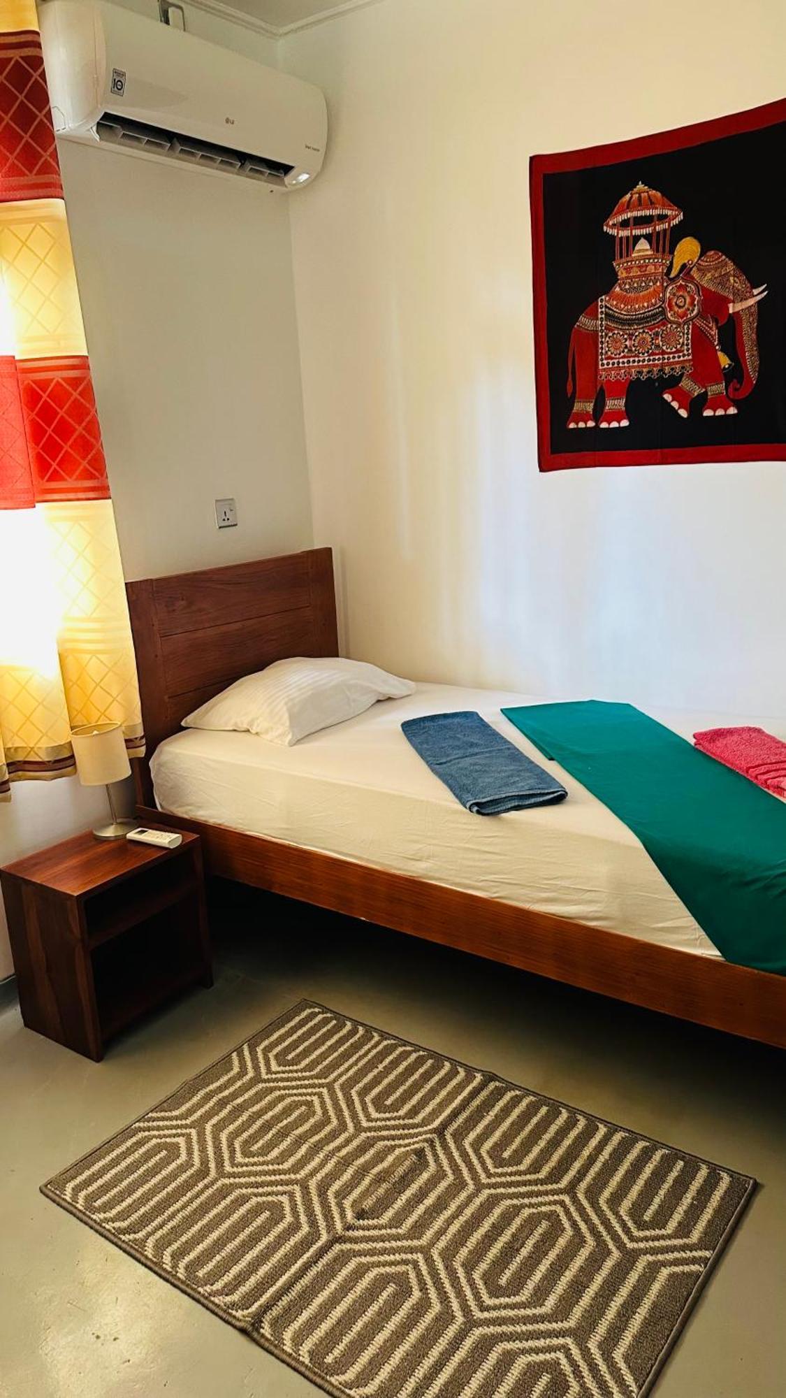 108 Palms Beach Resort Trincomalee Esterno foto