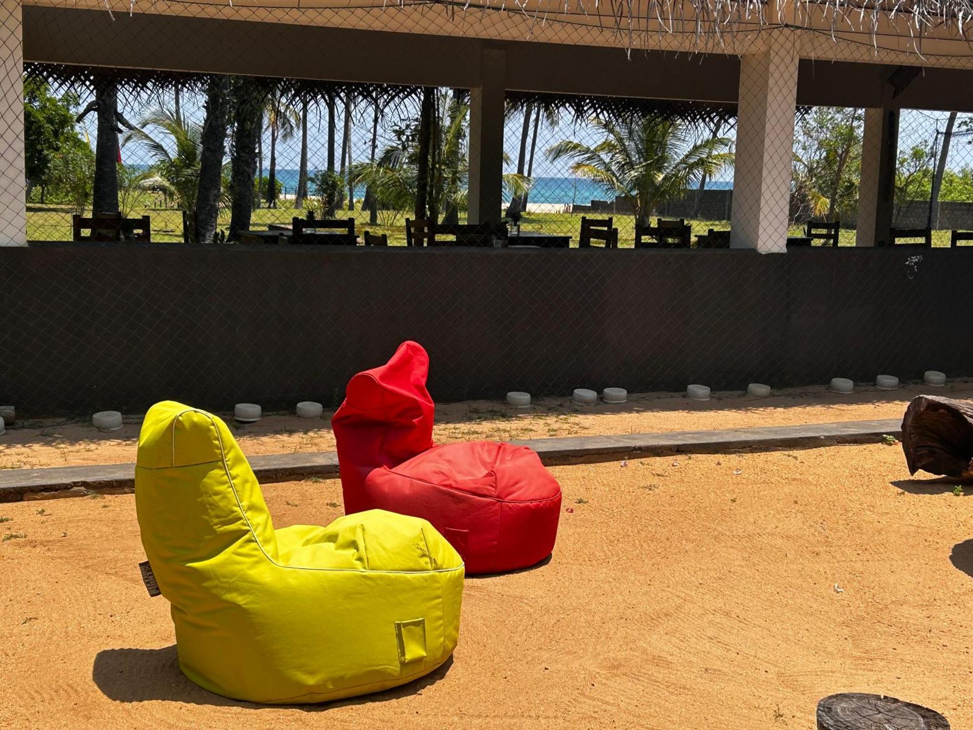 108 Palms Beach Resort Trincomalee Esterno foto